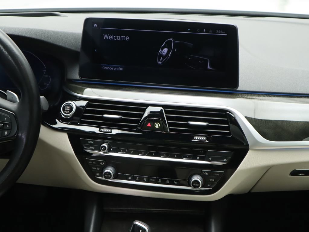 Certified 2023 BMW 530e w/ Premium Package image 14