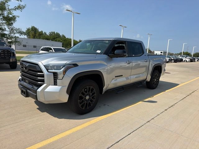 Used 2024 Toyota Tundra Limited AWD/4WD image 3