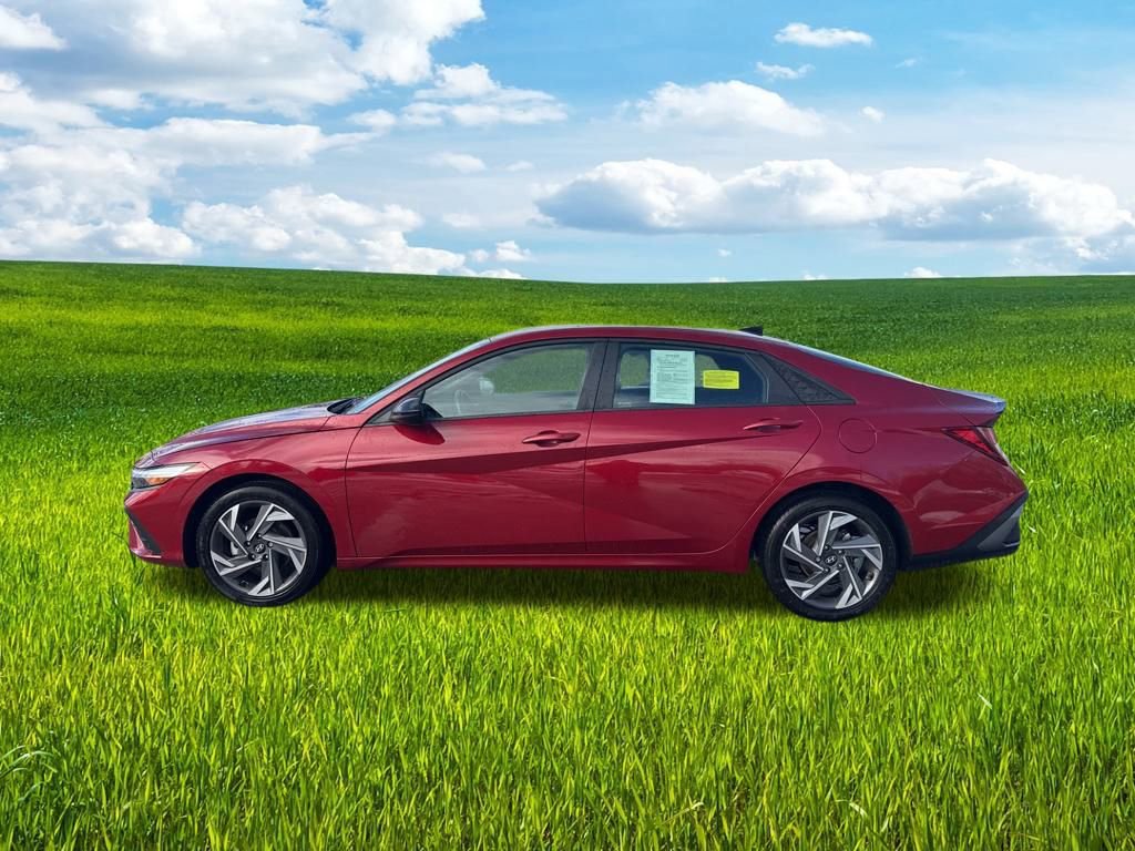 Used 2025 Hyundai Elantra Sport image 10