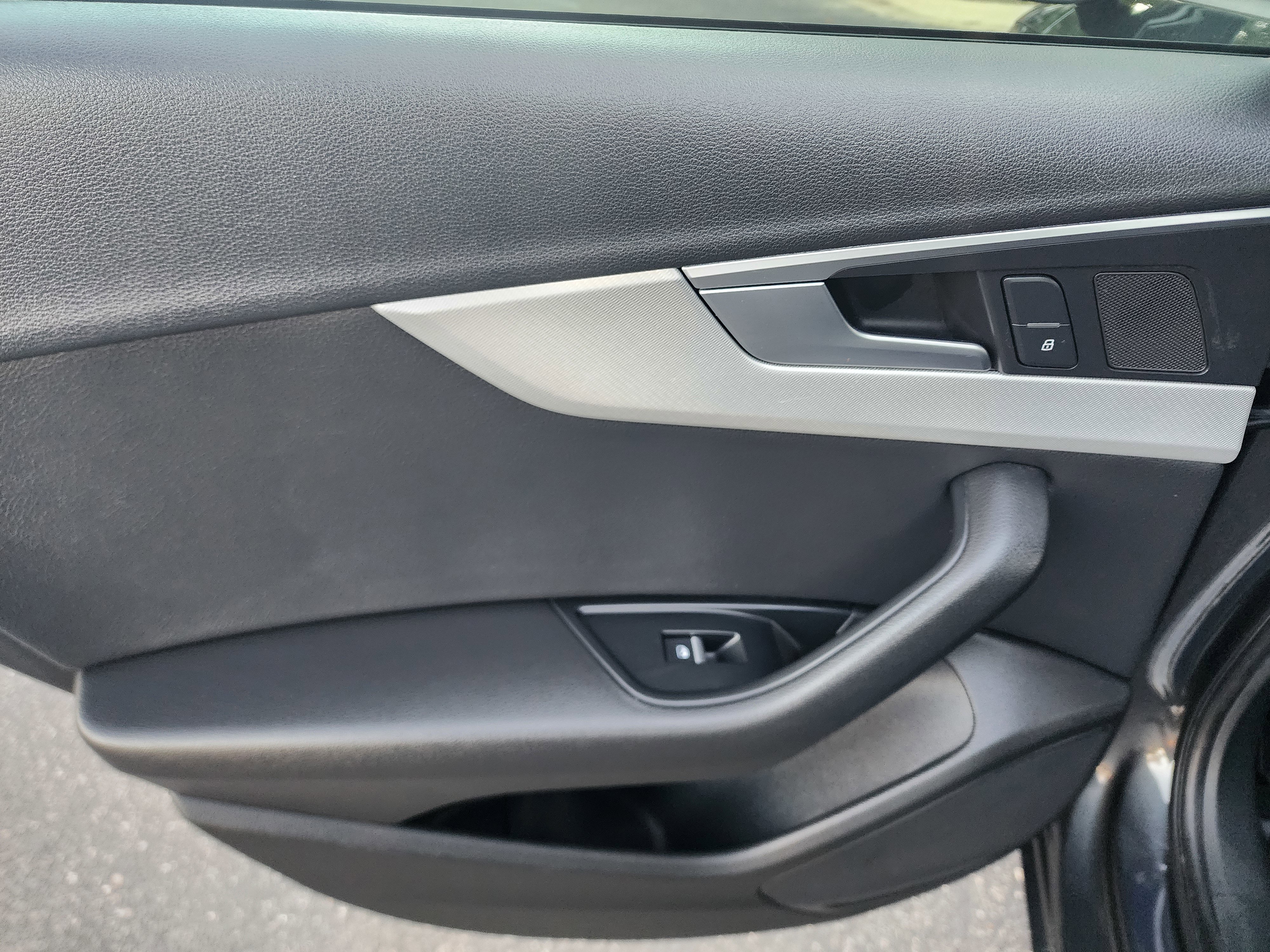 Used 2017 Audi A4 2.0T Ultra Premium w/ Convenience Package image 20