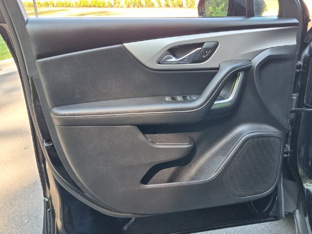 Used 2025 Chevrolet Blazer LT AWD/4WD image 30