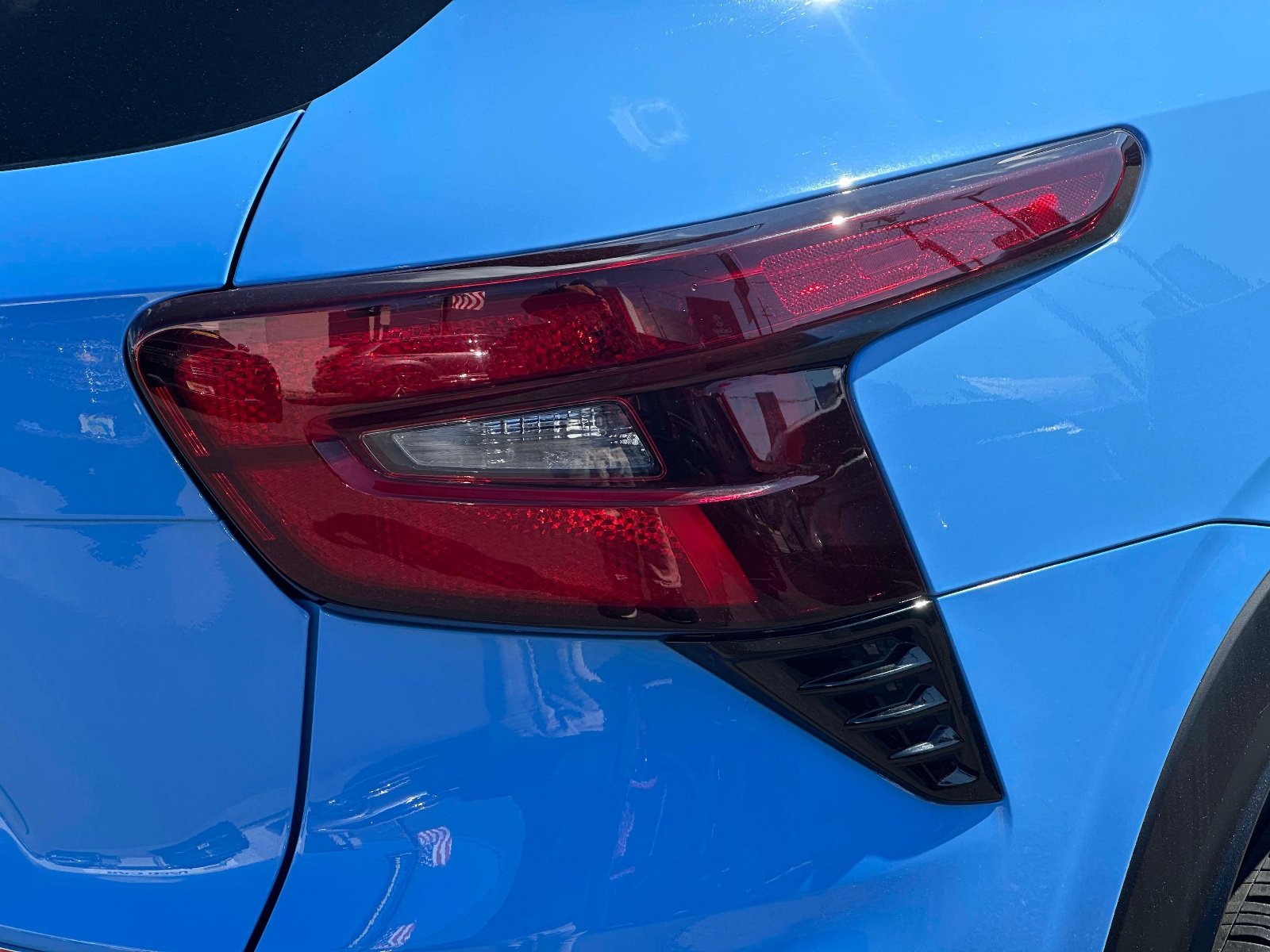 Certified 2024 Chevrolet Trax RS w/ Sunroof Package image 9