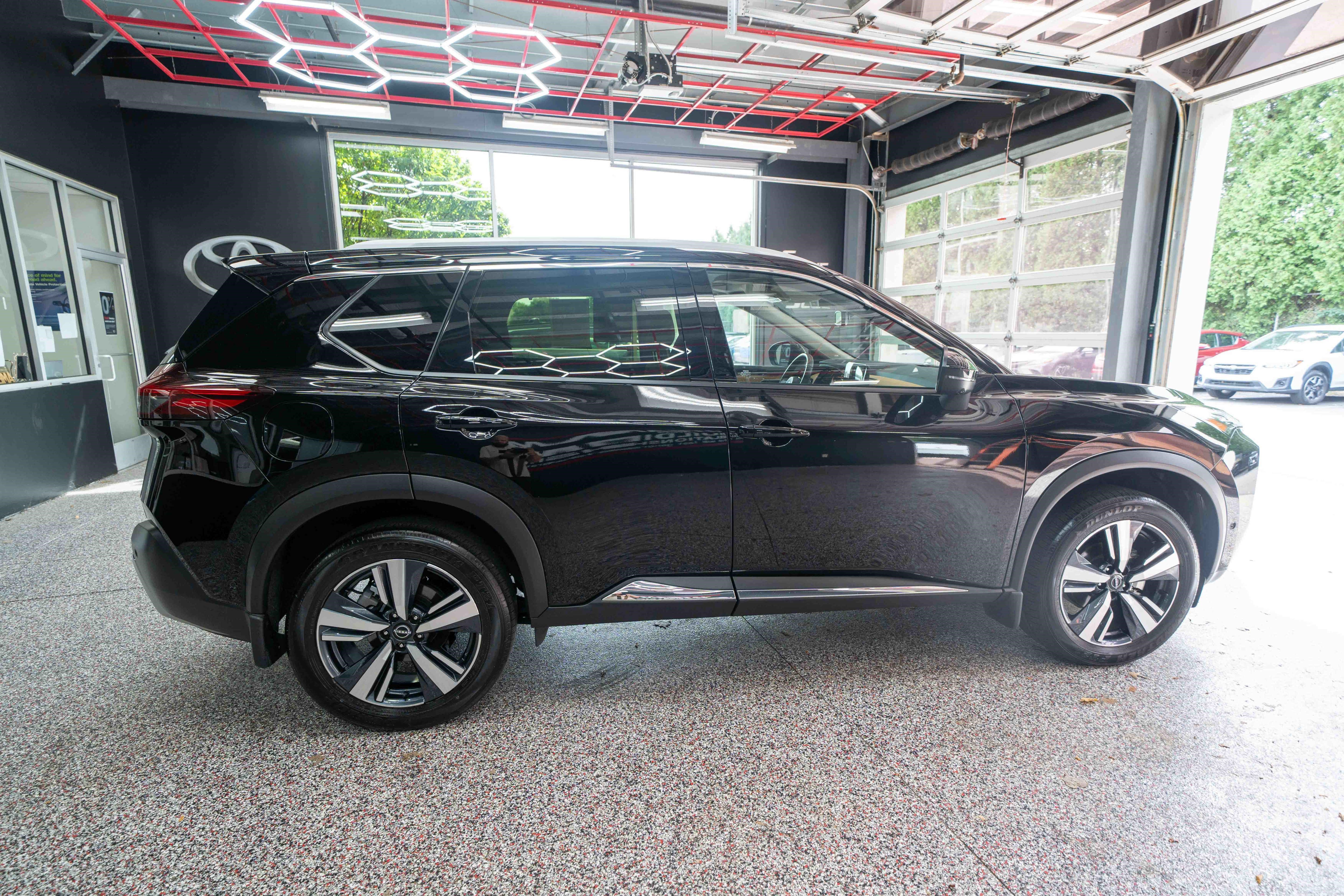 Used 2023 Nissan Rogue Platinum w/ Platinum Premium Package AWD/4WD image 4