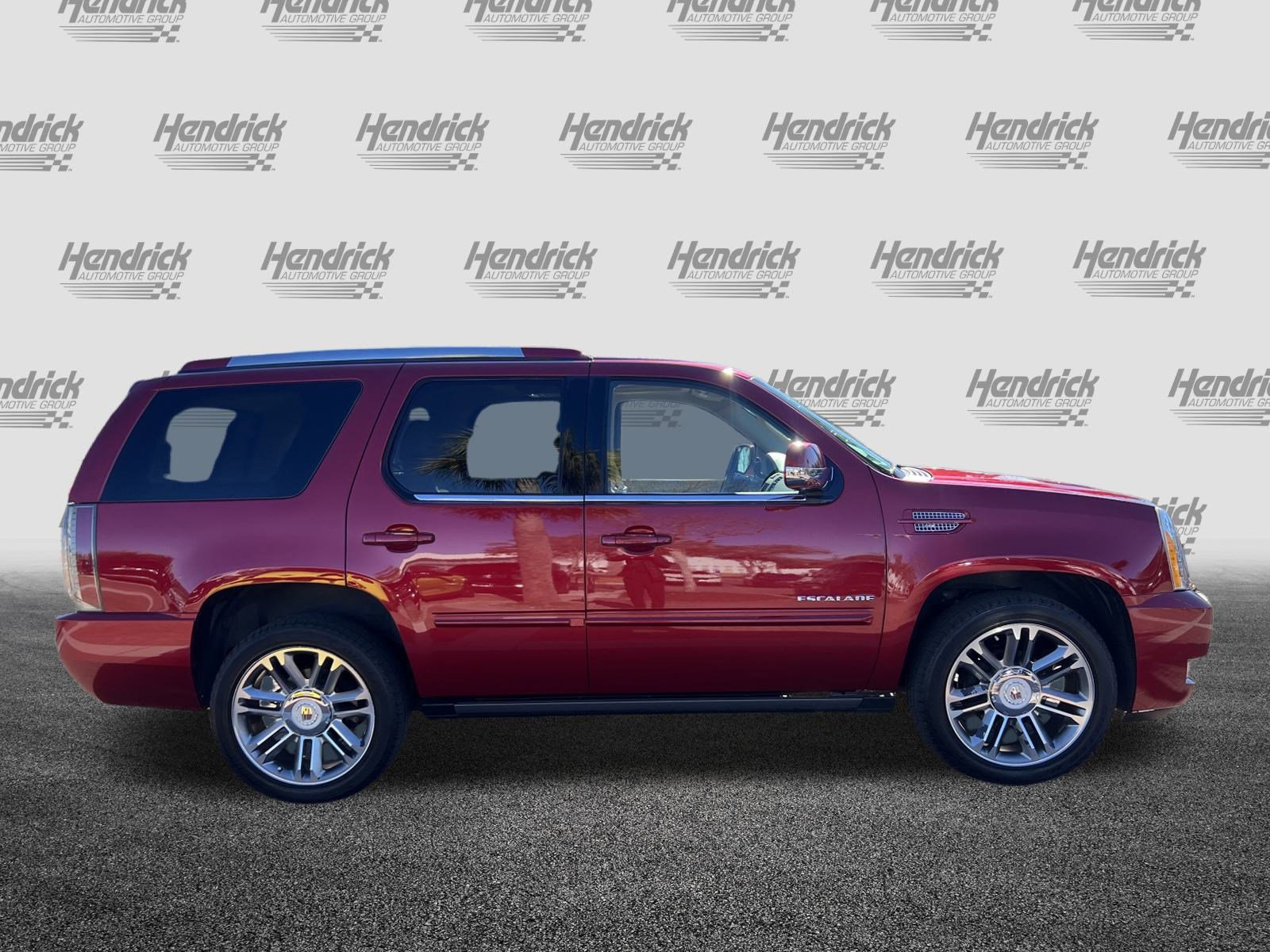 Used 2014 Cadillac Escalade Premium image 11
