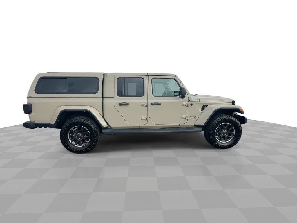 Used 2022 Jeep Gladiator Overland w/ LED Lighting Group AWD/4WD image 9