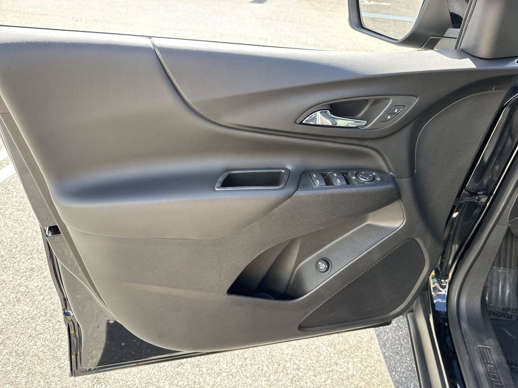 Used 2022 Chevrolet Equinox LT image 40