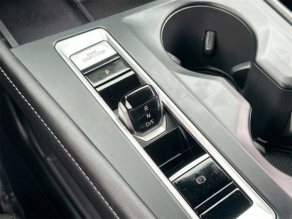 Used 2024 Volkswagen Atlas SE image 16