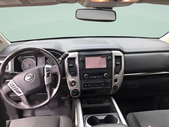 Used 2019 Nissan Titan SV w/ SV Convenience Package image 14