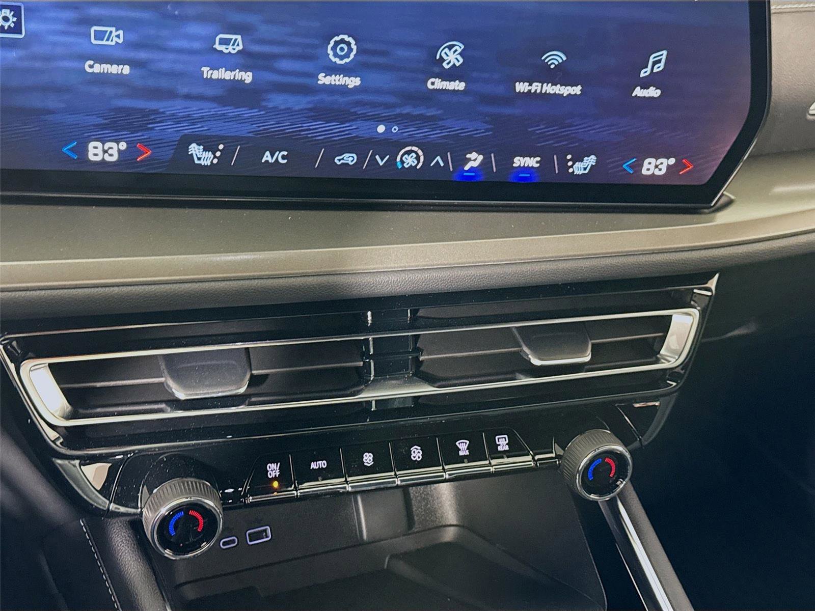 New 2026 Chevrolet Traverse LT w/ Driver Confidence Package image 11