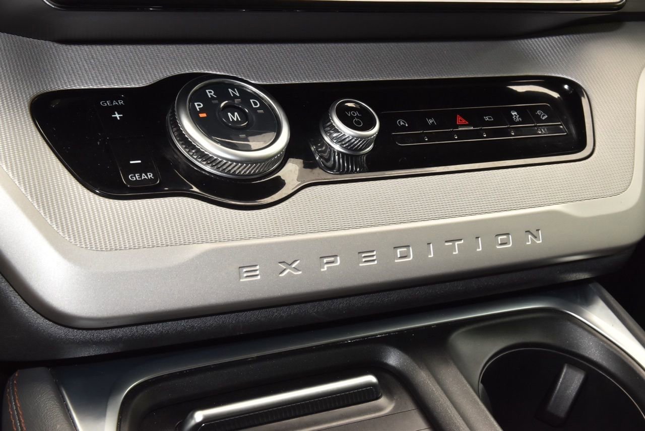 Certified 2025 Ford Expedition Active image 30