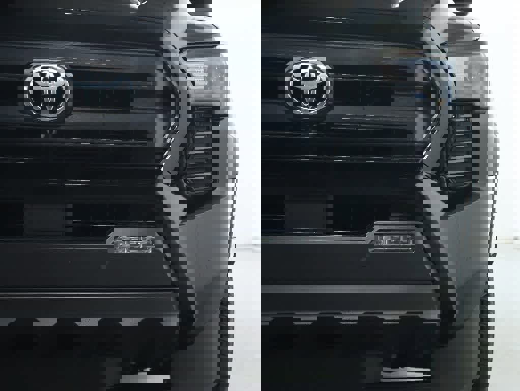 Certified 2024 Toyota Tacoma SR5 AWD/4WD image 7