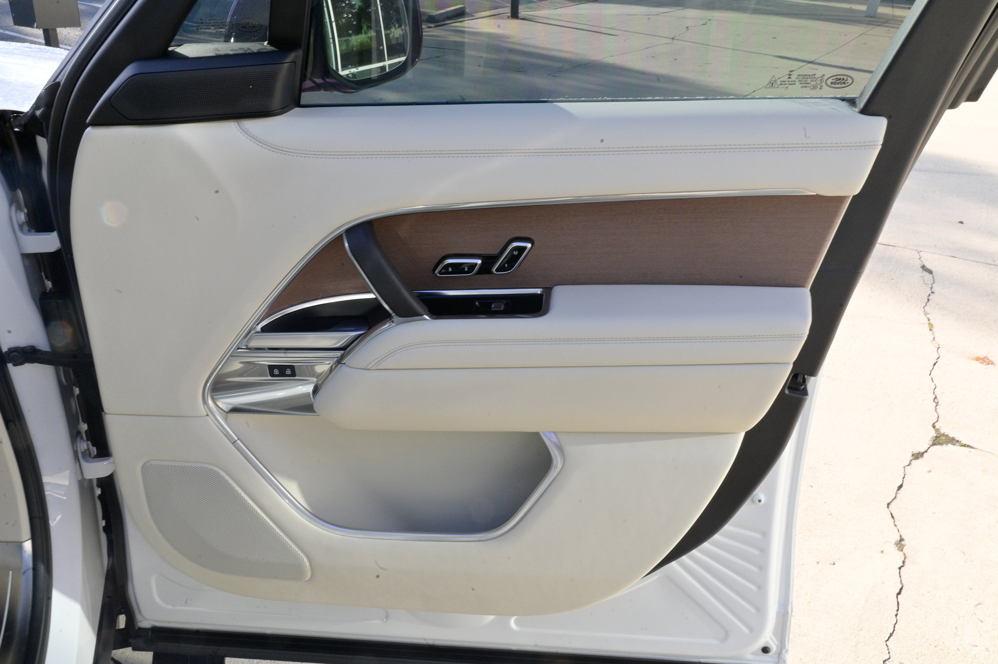 Used 2023 Land Rover Range Rover Autobiography image 58