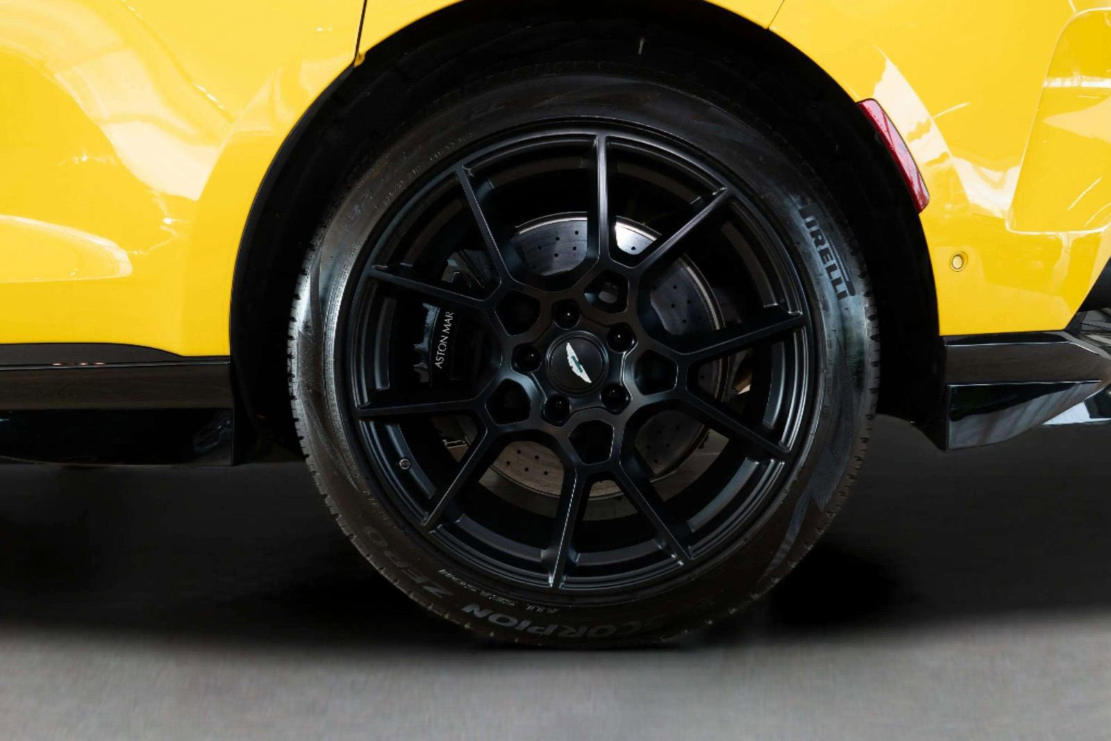 Used 2023 Aston Martin DBX 707 AWD/4WD image 9