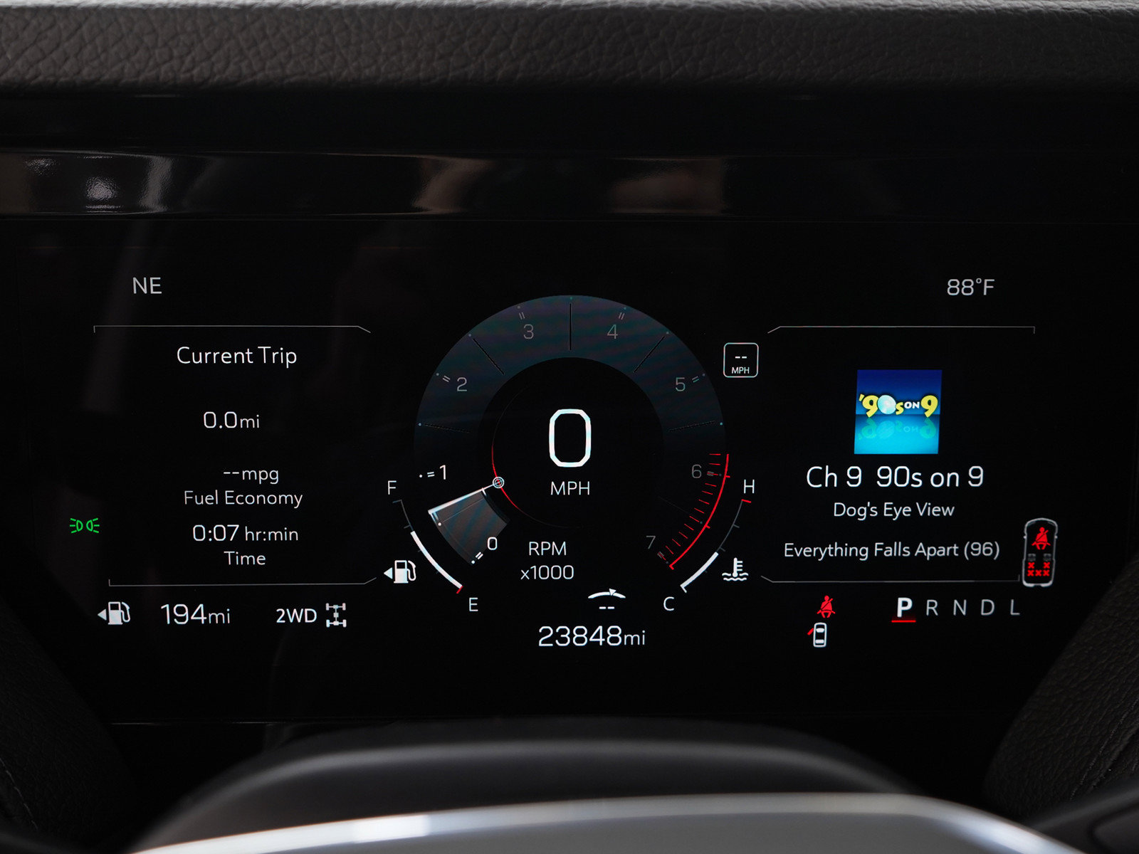 Used 2025 GMC Yukon XL Denali AWD/4WD image 32