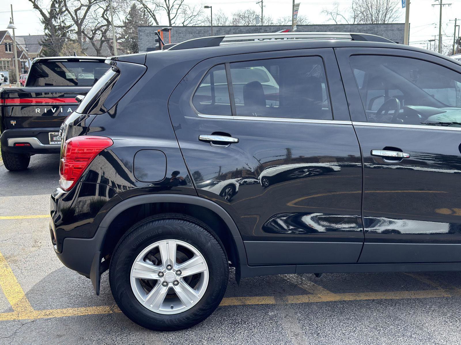 Used 2019 Chevrolet Trax LT w/ LT Convenience Package AWD/4WD image 7