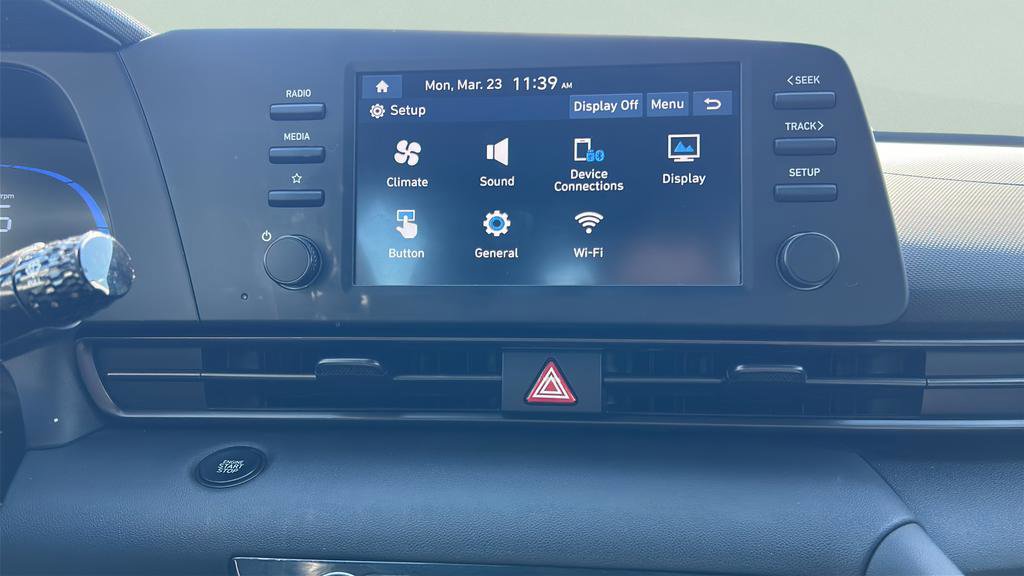 Certified 2025 Hyundai Elantra Sport image 26