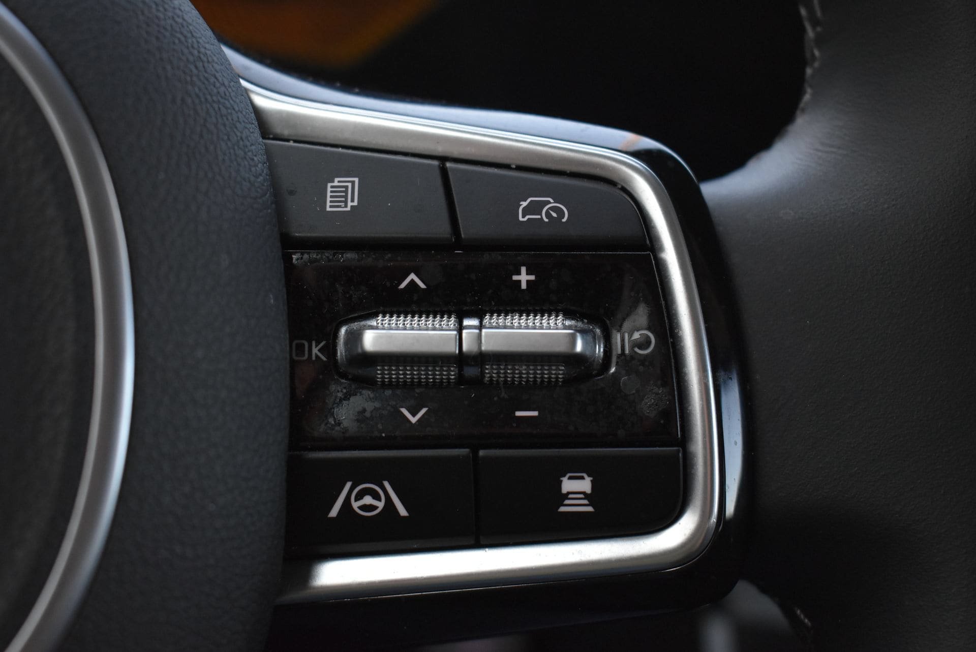Used 2025 Kia Sorento S AWD/4WD image 21