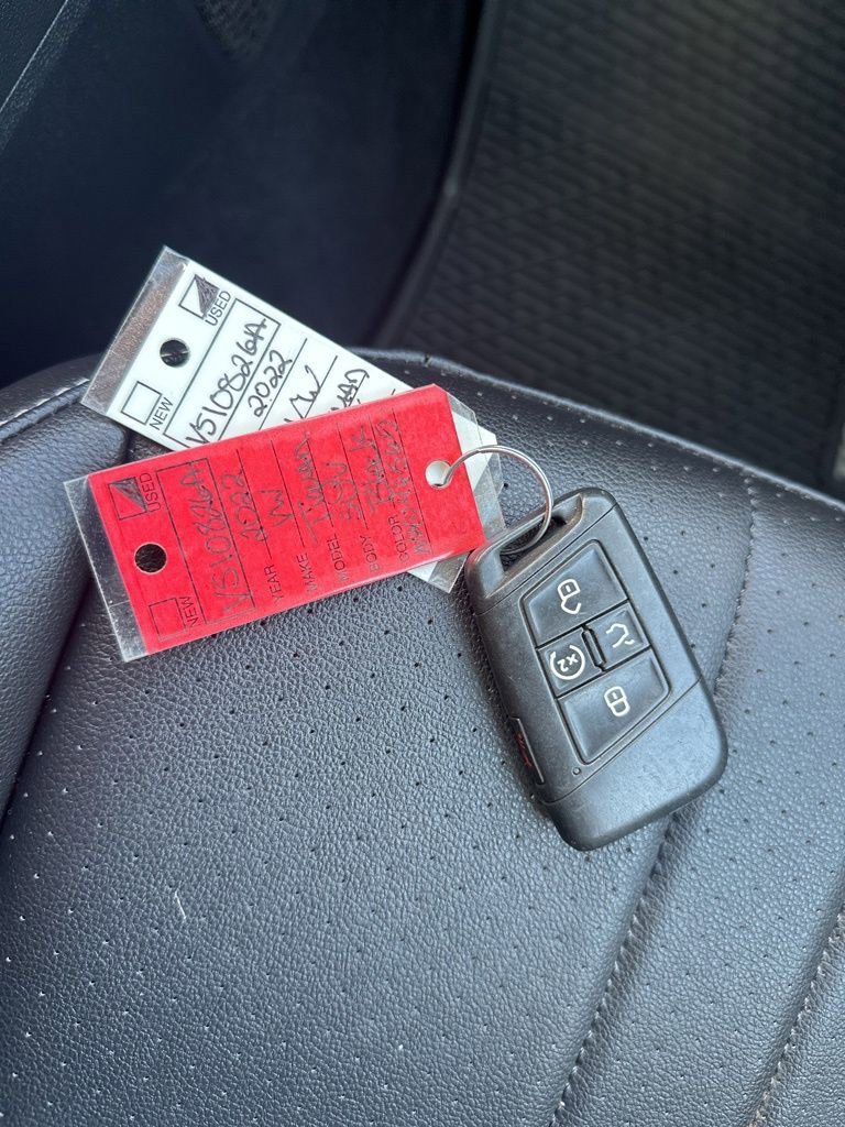 Used 2022 Volkswagen Tiguan SE image 35