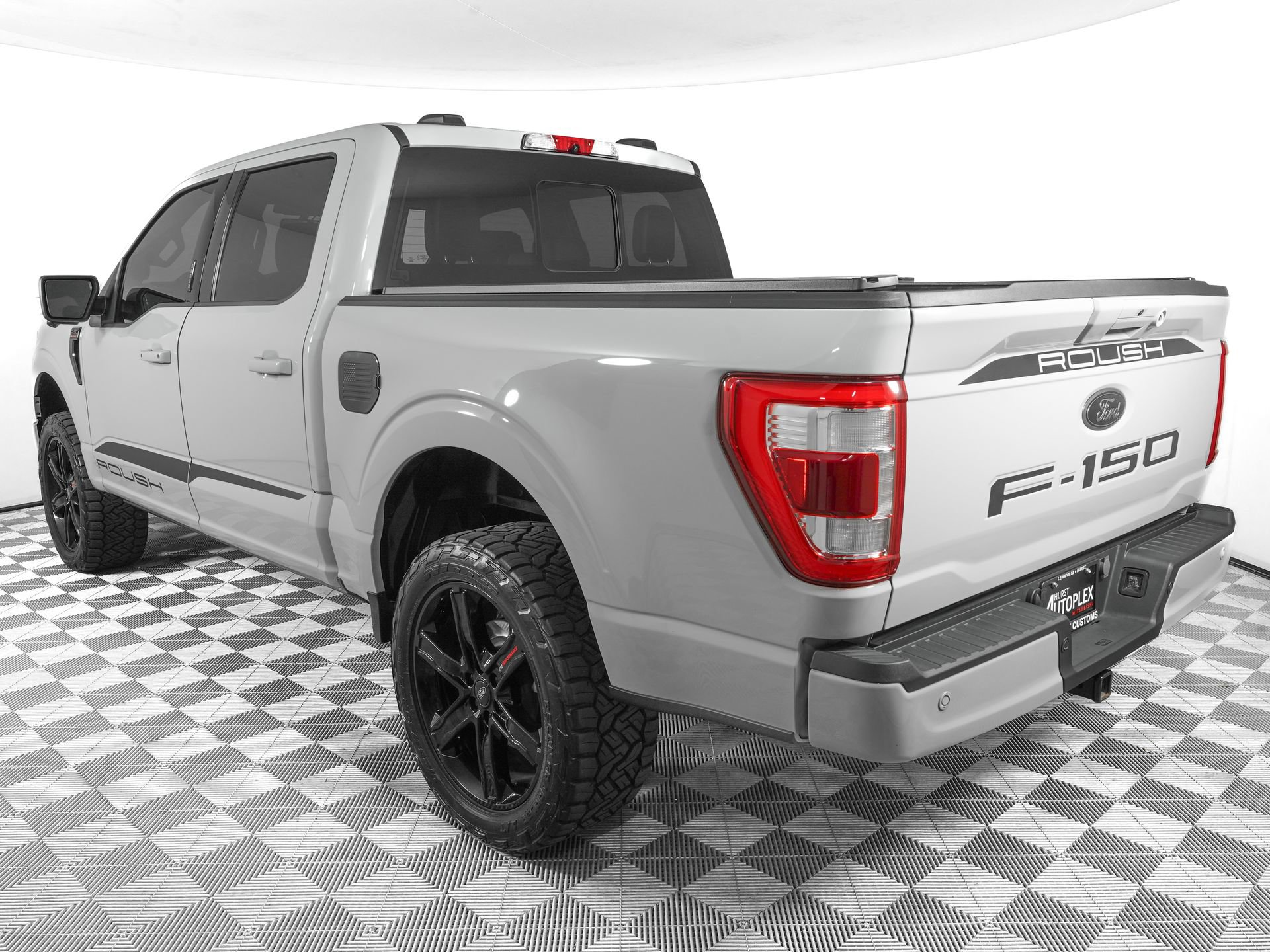 Used 2023 Ford F150 Lariat w/ Max Trailer Tow Package AWD/4WD image 7