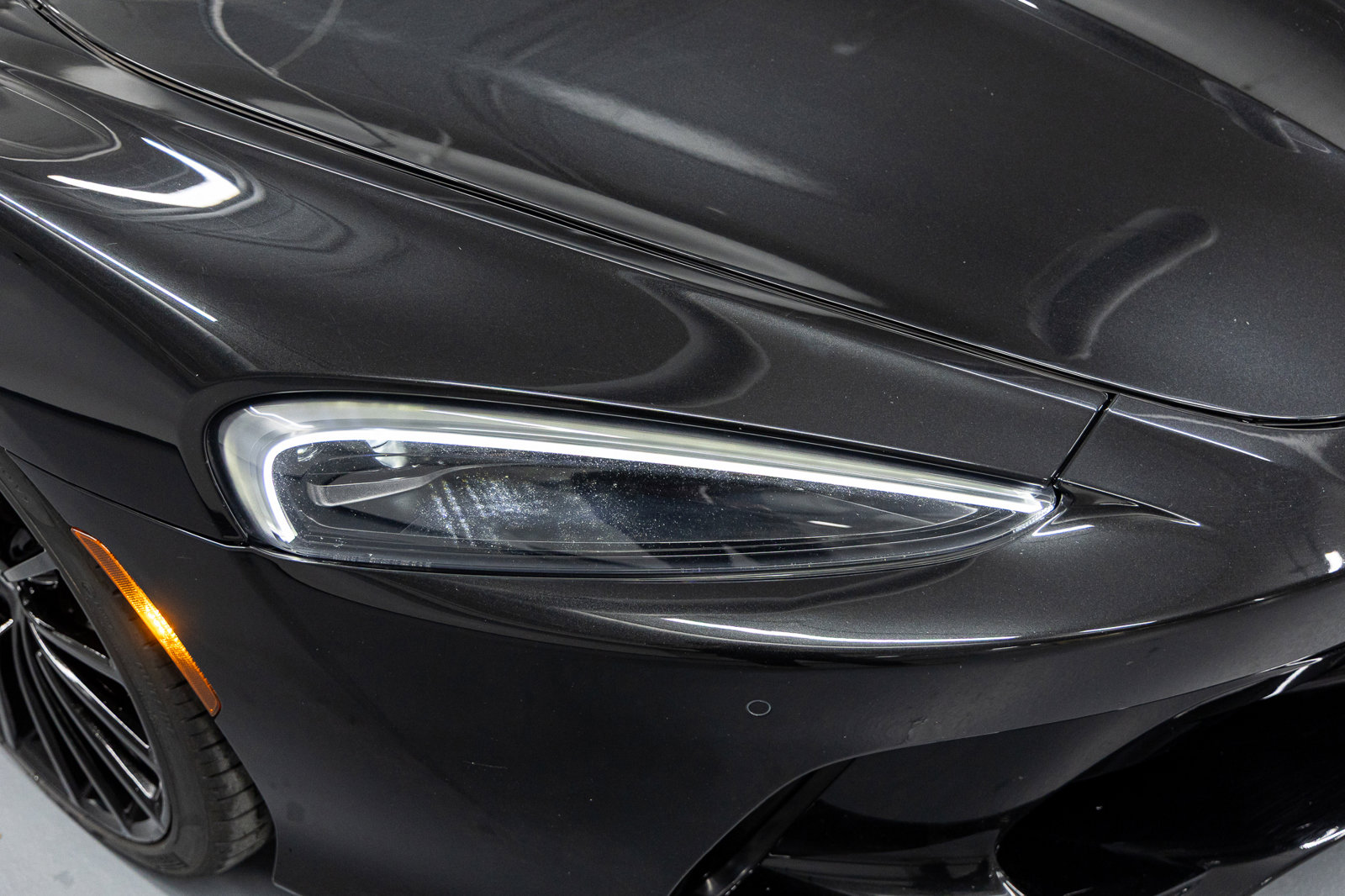 Used 2020 McLaren GT image 13