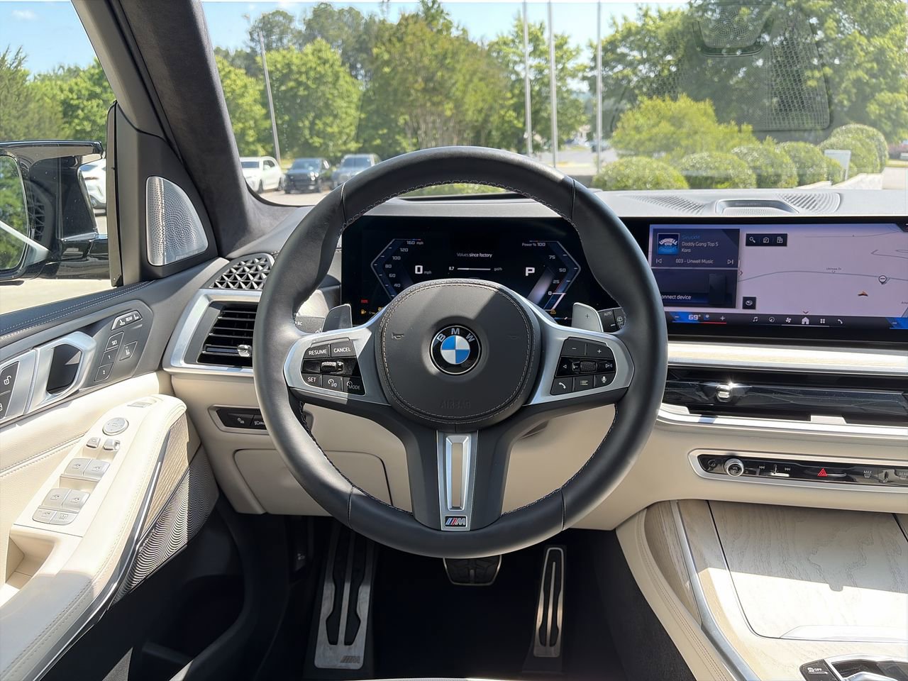 Certified 2025 BMW X7 M60i AWD/4WD image 19