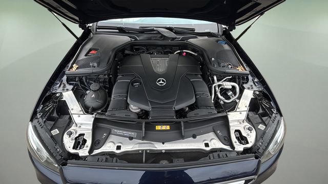 Used 2018 Mercedes-Benz E 400 4MATIC Cabriolet image 31