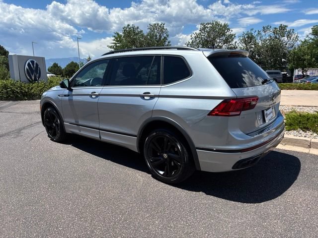 Used 2024 Volkswagen Tiguan SE R-Line AWD/4WD image 4