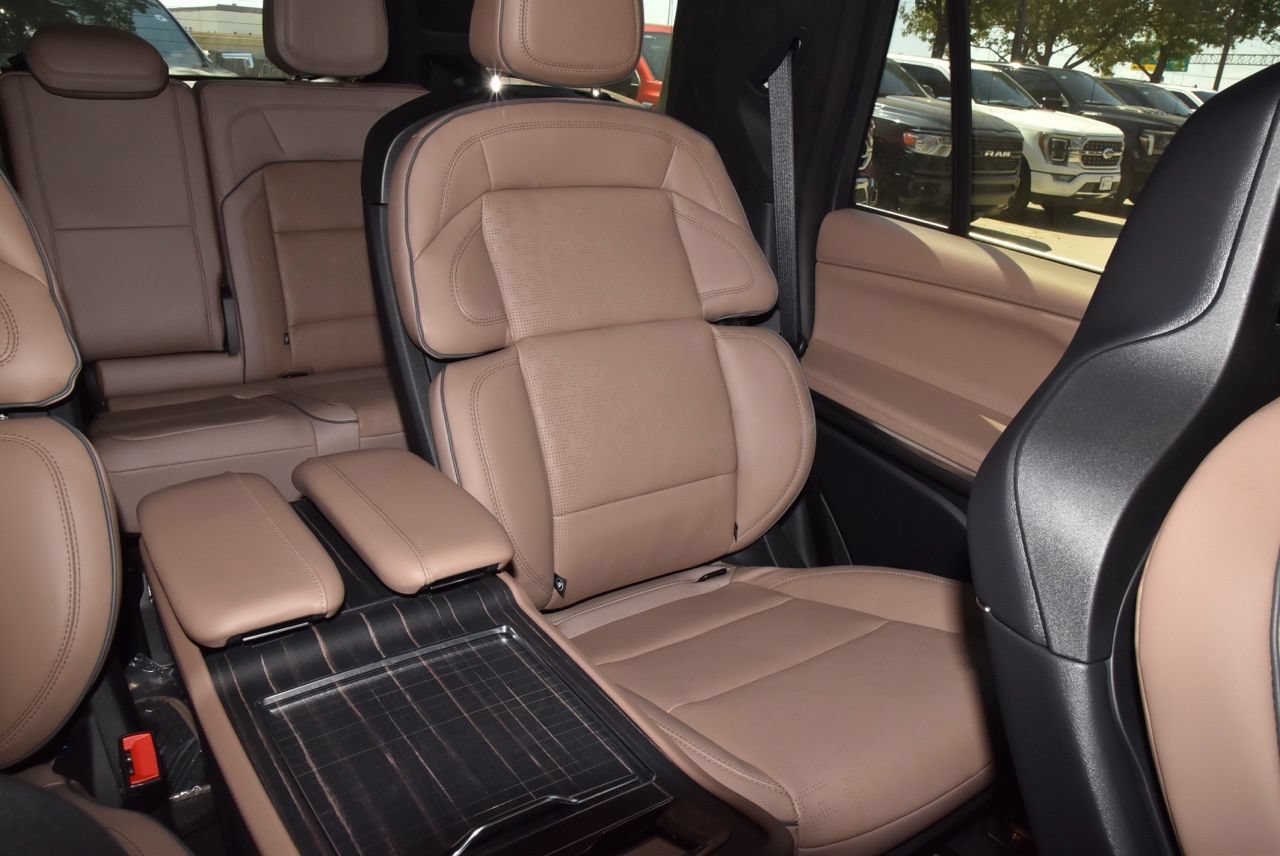 New 2027 Lincoln Navigator Black Label AWD/4WD image 23