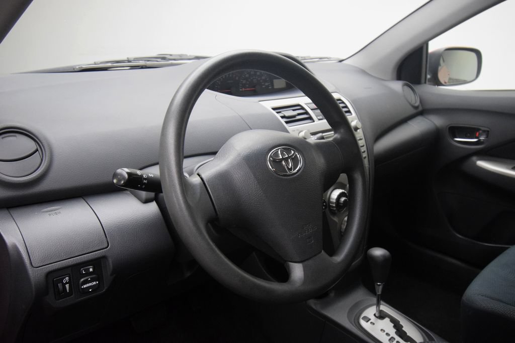 Used 2010 Toyota Yaris Sedan FWD image 11