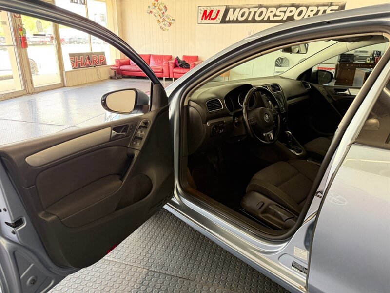 Used 2012 Volkswagen Golf TDI FWD image 12
