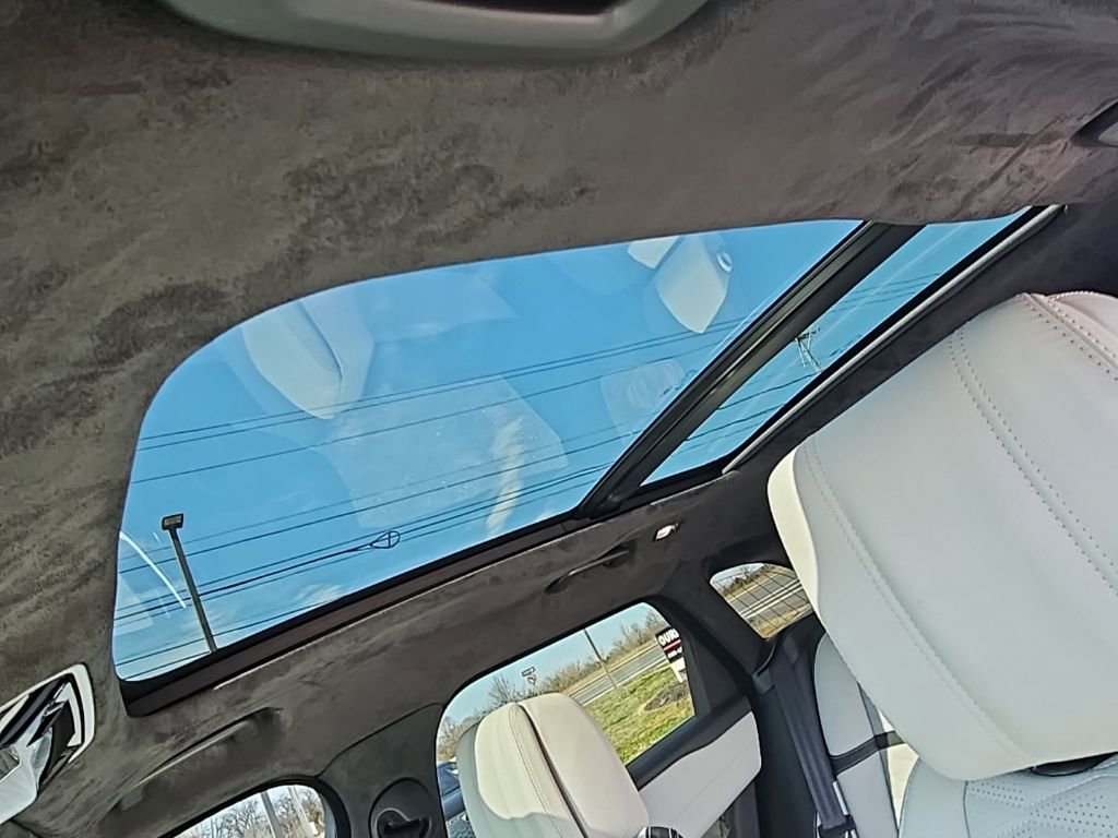 Used 2020 Land Rover Range Rover Velar SV Autobiography Dynamic image 10