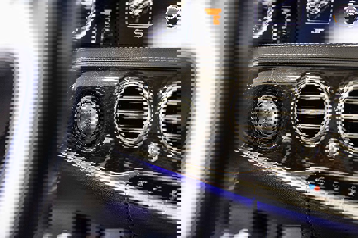 Used 2017 Mercedes-Benz S 550e w/ Premium Package image 27