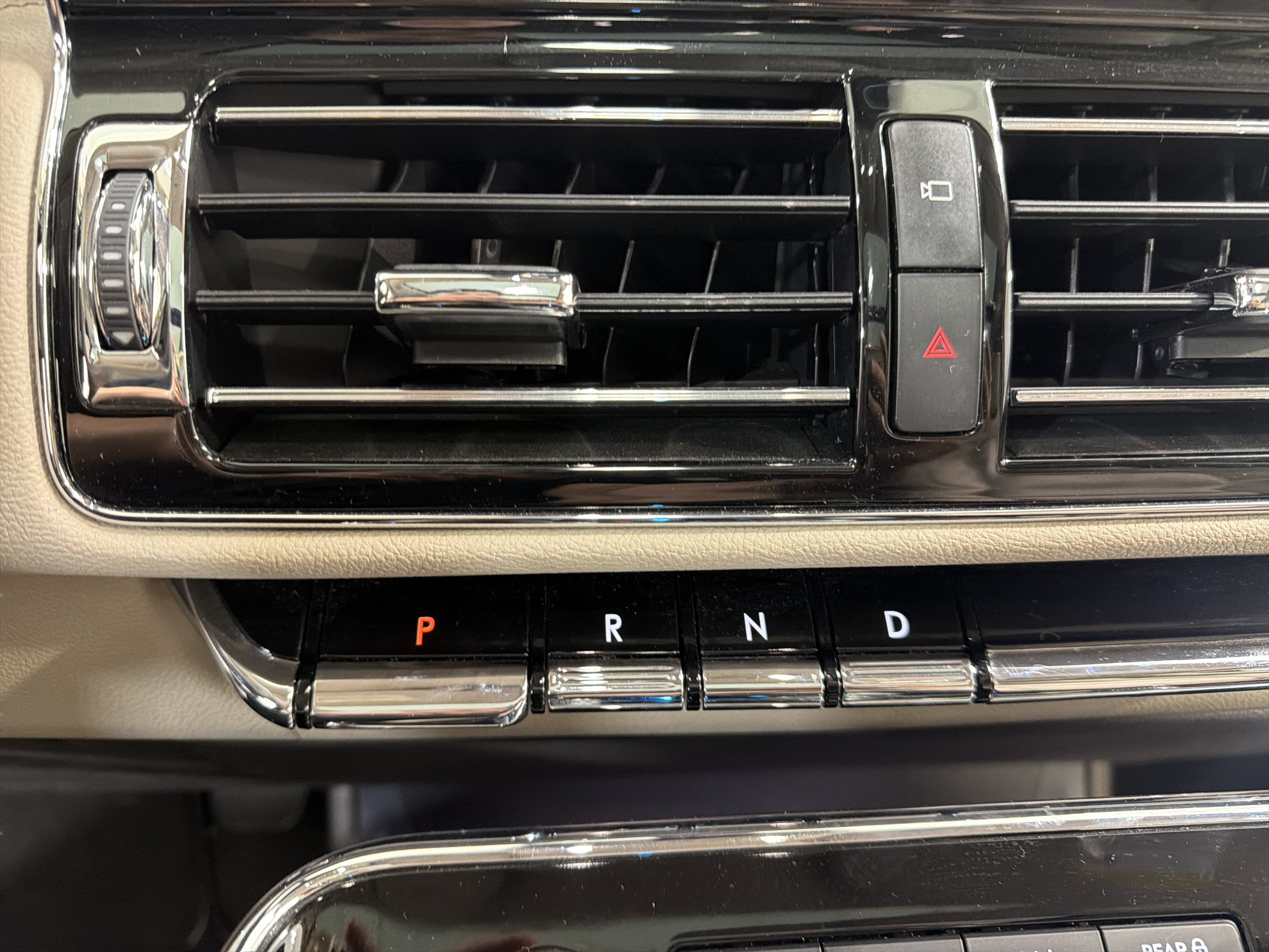 Used 2023 Lincoln Navigator L Reserve AWD/4WD image 18