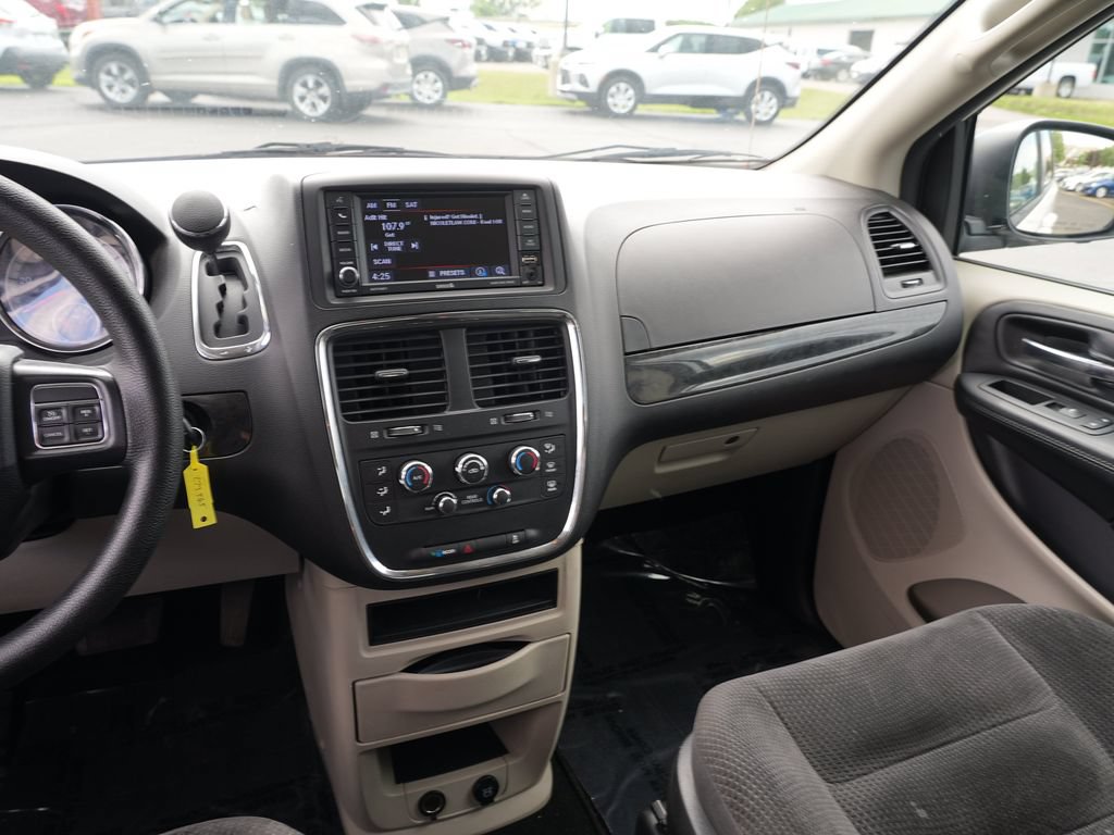 Used 2018 Dodge Grand Caravan SE w/ UConnect Hands-Free Group FWD image 20