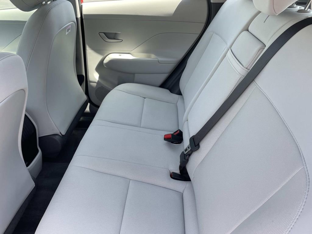 Certified 2025 Hyundai Kona SE FWD image 21