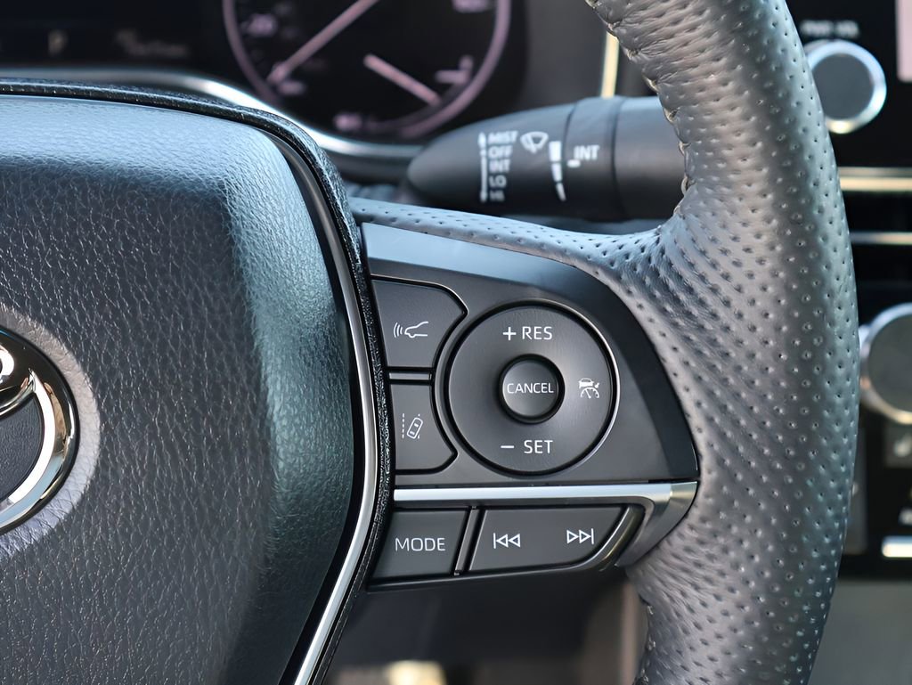 Used 2021 Toyota Avalon Limited w/ Advanced Safety Package FWD image 32