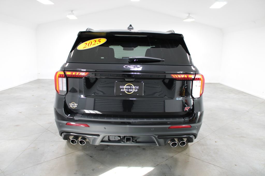 Used 2025 Ford Explorer ST image 8