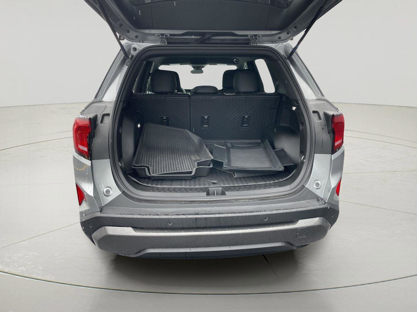 Used 2025 GMC Terrain Elevation AWD/4WD image 9