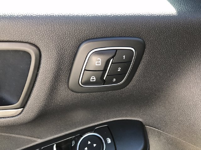Used 2022 Ford Escape Titanium AWD/4WD image 5