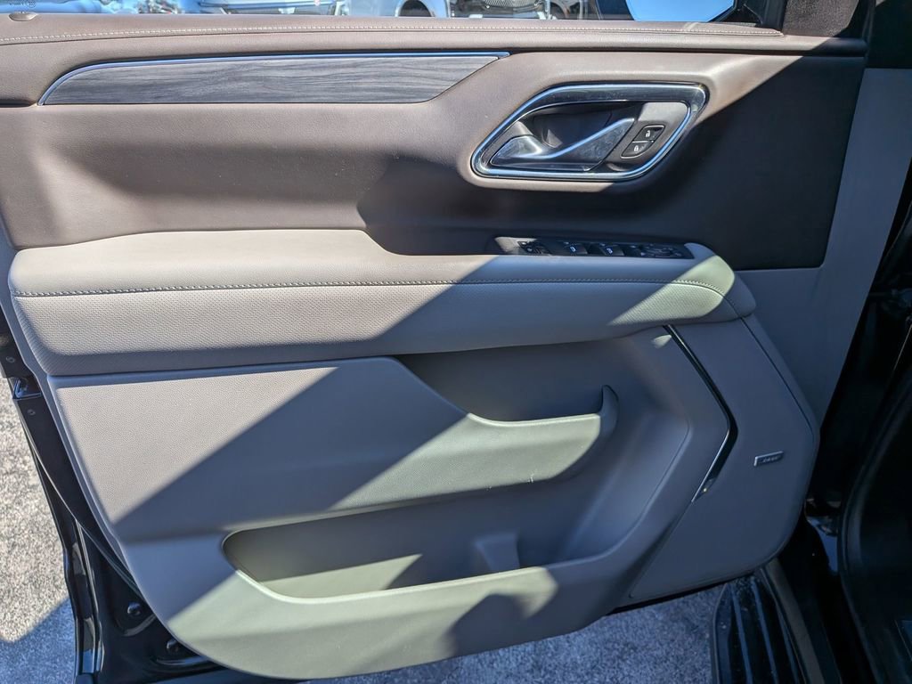 Certified 2023 GMC Yukon XL SLT w/ SLT Premium Package image 11