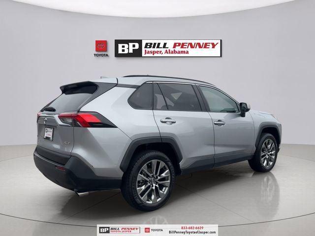 Used 2020 Toyota RAV4 XLE Premium image 5