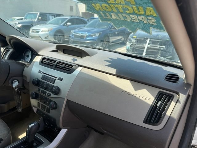 Used 2010 Ford Focus SE FWD image 20