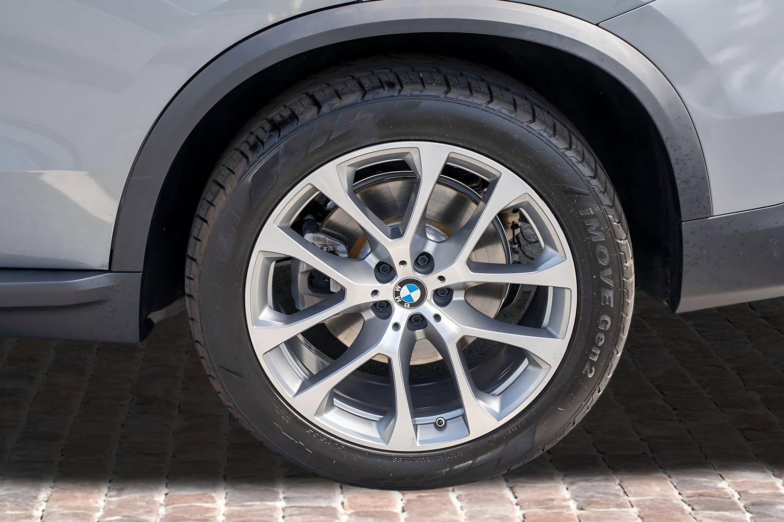 Used 2025 BMW X5 xDrive40i image 40