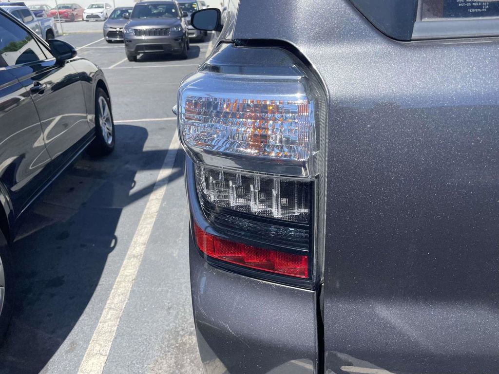 Used 2021 Toyota 4Runner TRD Off-Road AWD/4WD image 25