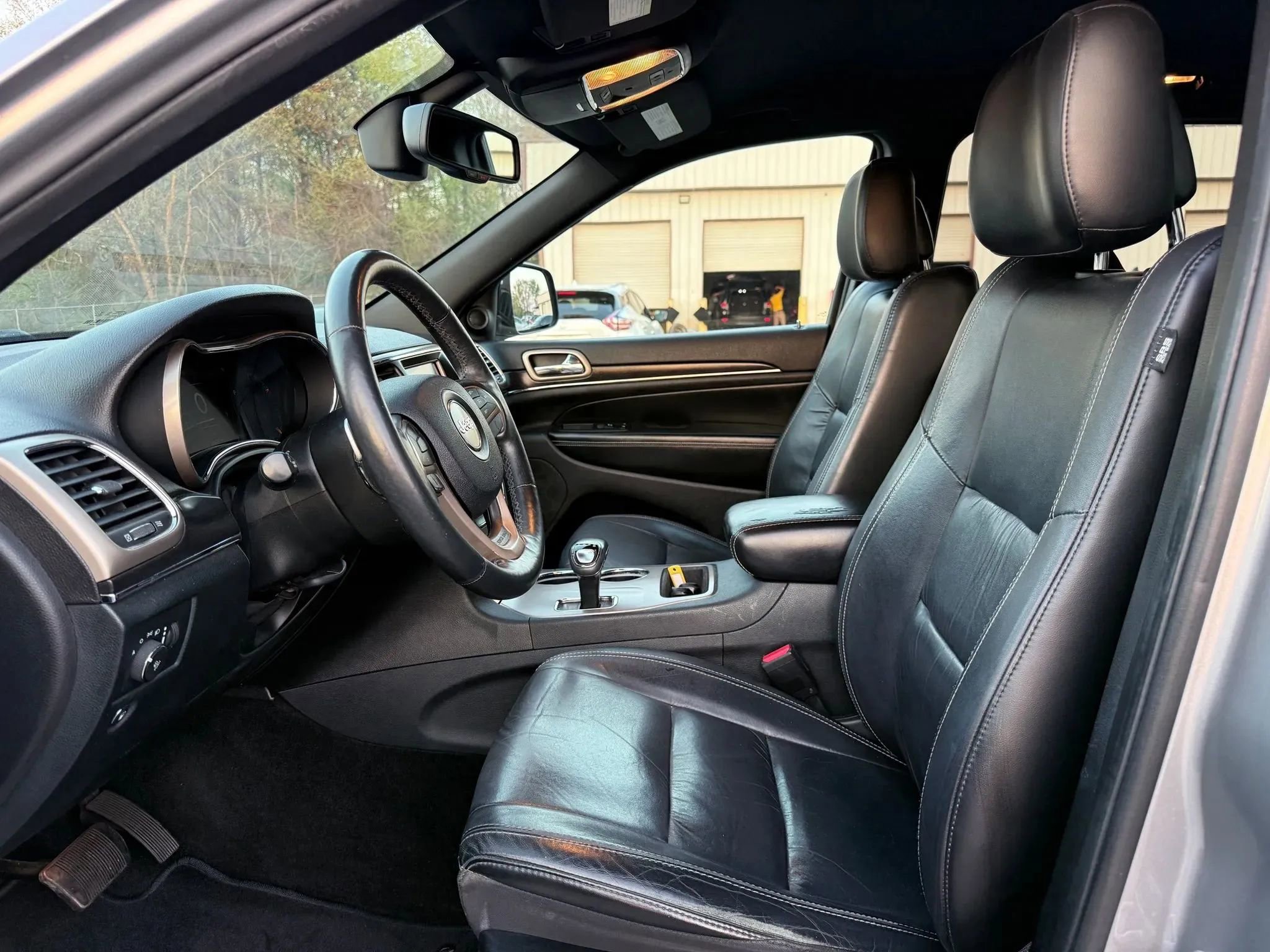 Used 2014 Jeep Grand Cherokee Limited w/ Trailer Tow Group IV image 2