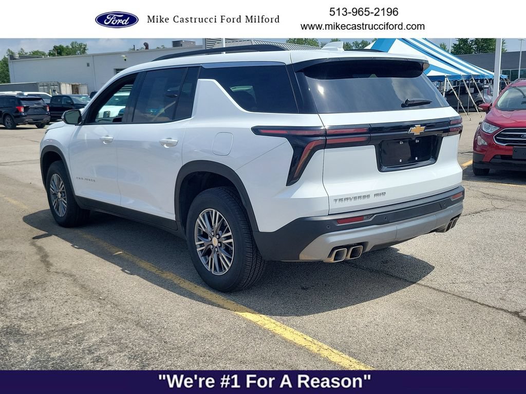 Used 2026 Chevrolet Traverse LT AWD/4WD image 3