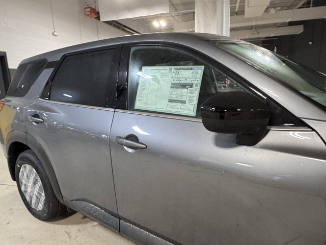 New 2025 Nissan Pathfinder S image 7