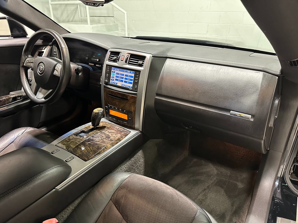 Used 2009 Cadillac XLR V RWD image 19