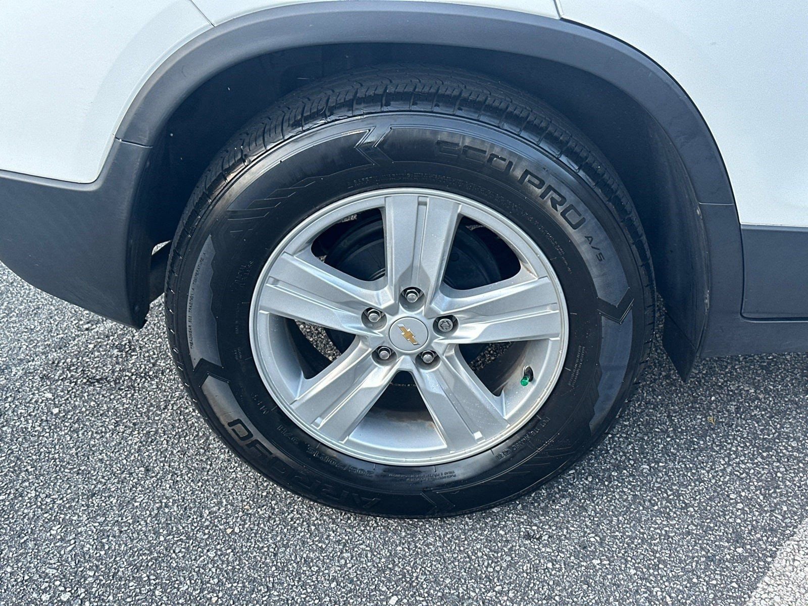 Used 2020 Chevrolet Trax LS w/ Tint and Cruise Package image 17