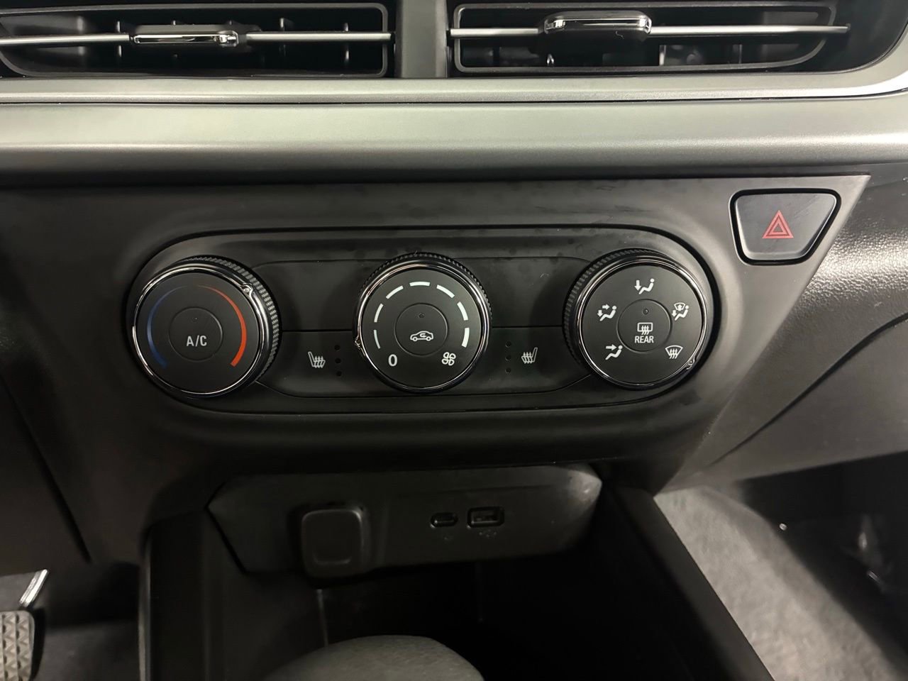 Used 2024 Chevrolet Trax RS w/ Driver Confidence Package image 18